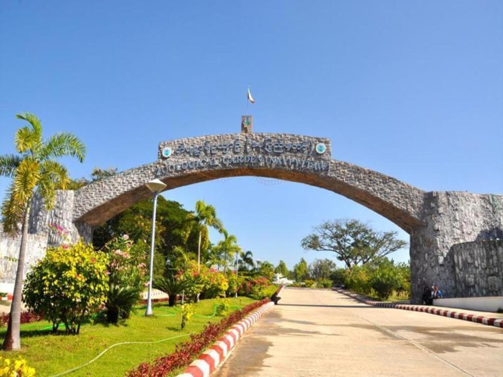Star World Hotel Naypyidaw Kültér fotó