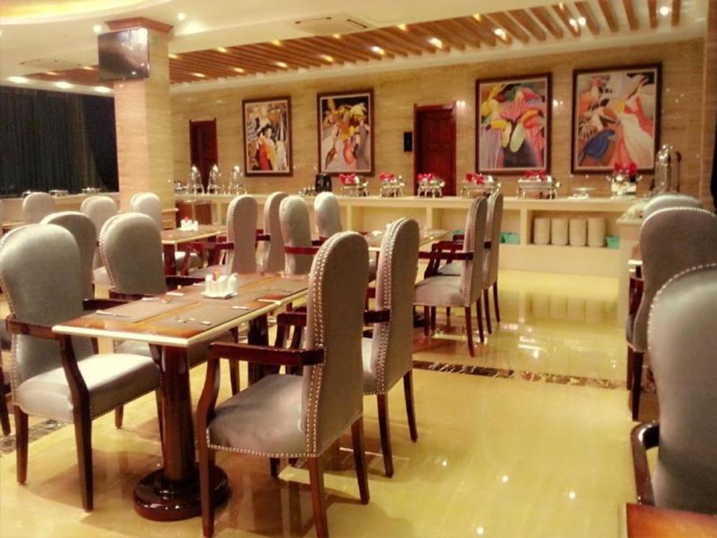 Star World Hotel Naypyidaw Kültér fotó