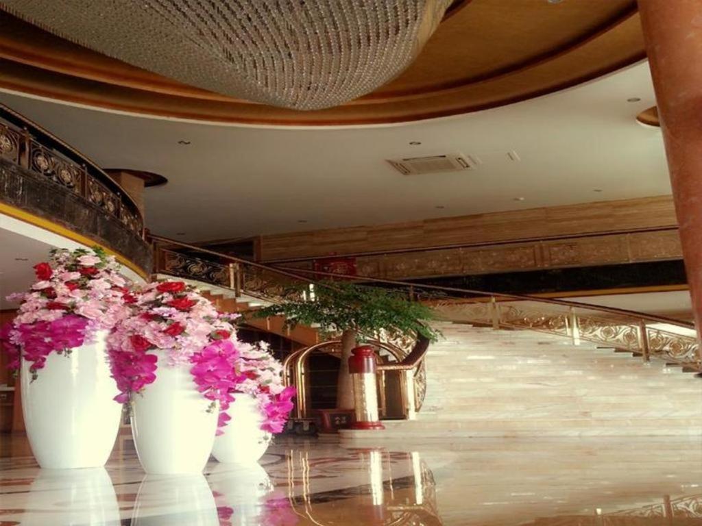 Star World Hotel Naypyidaw Kültér fotó