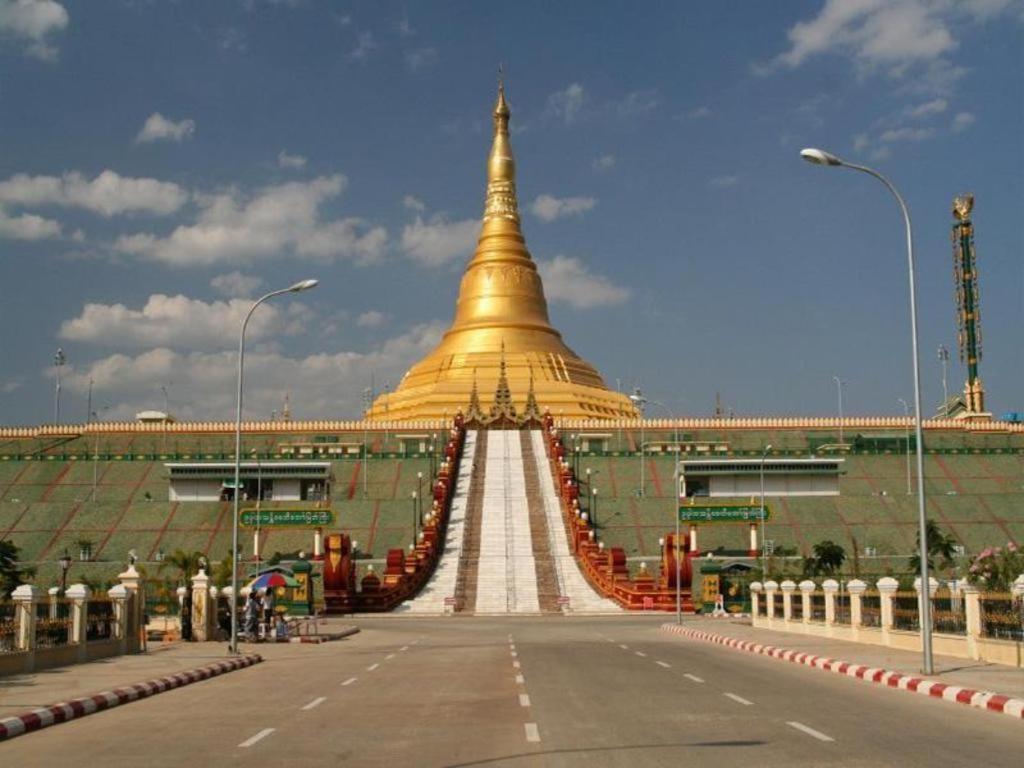 Star World Hotel Naypyidaw Kültér fotó