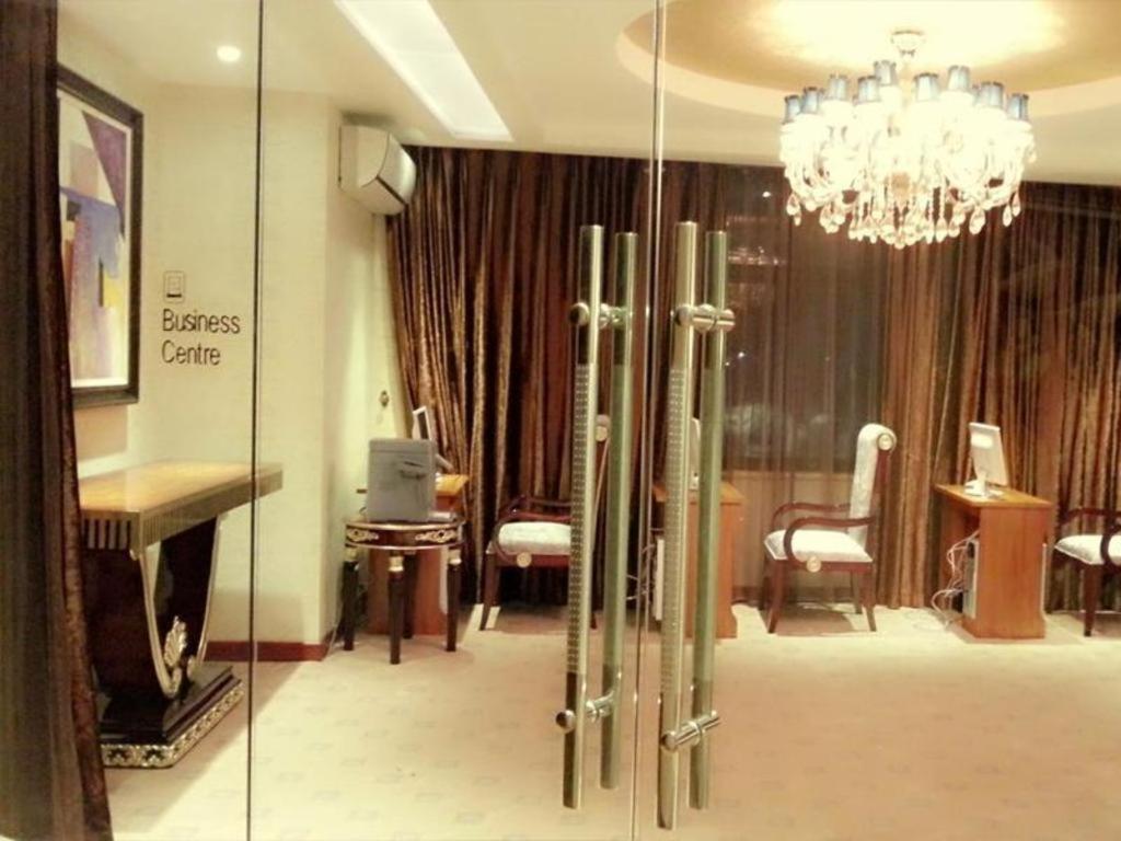 Star World Hotel Naypyidaw Kültér fotó