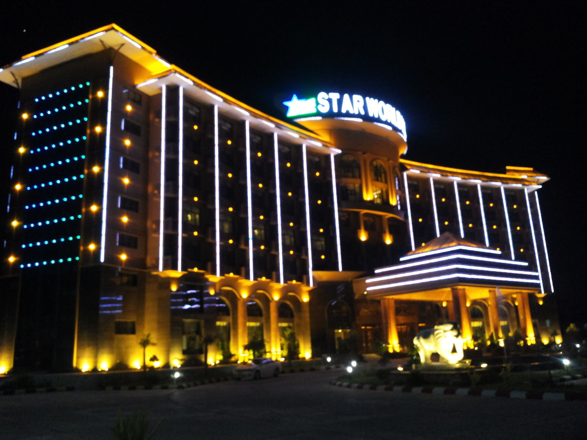 Star World Hotel Naypyidaw Kültér fotó