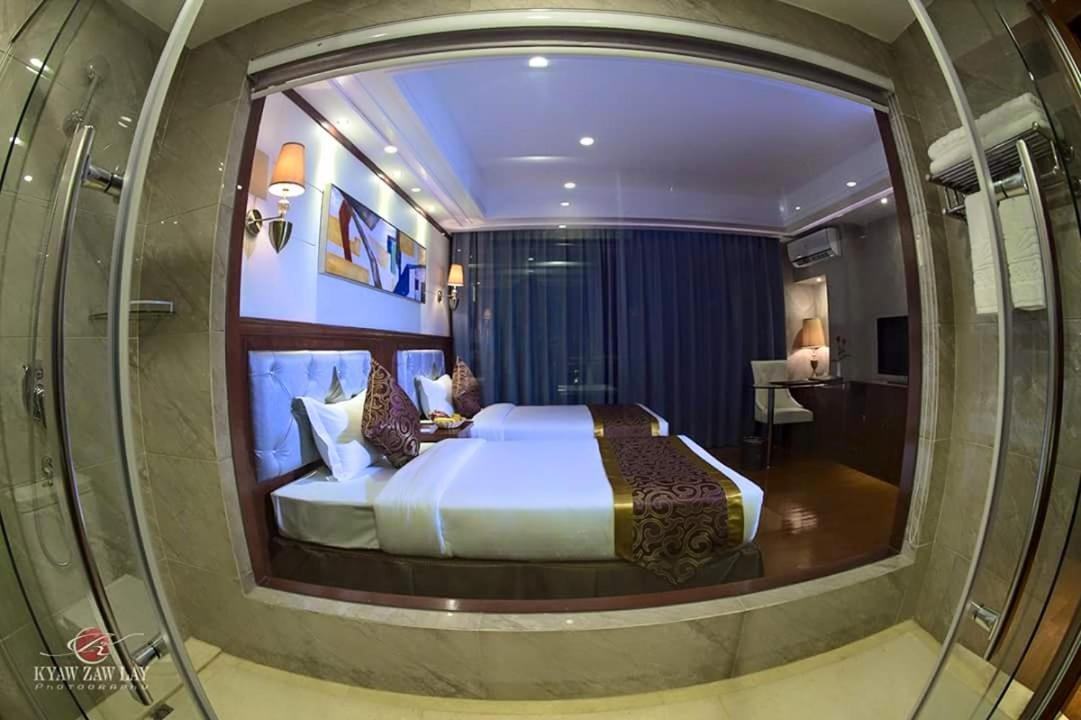 Star World Hotel Naypyidaw Kültér fotó